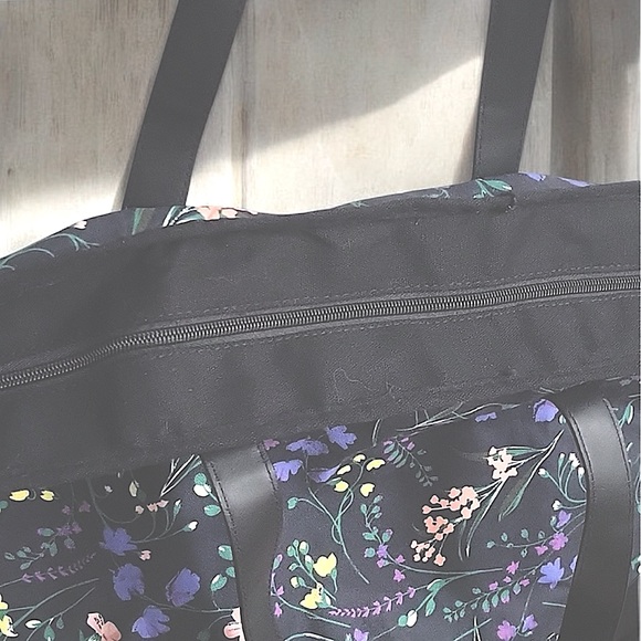 Victoria's Secret Floral Tote Bag Large NEW without Tags - Picture 2 of 6